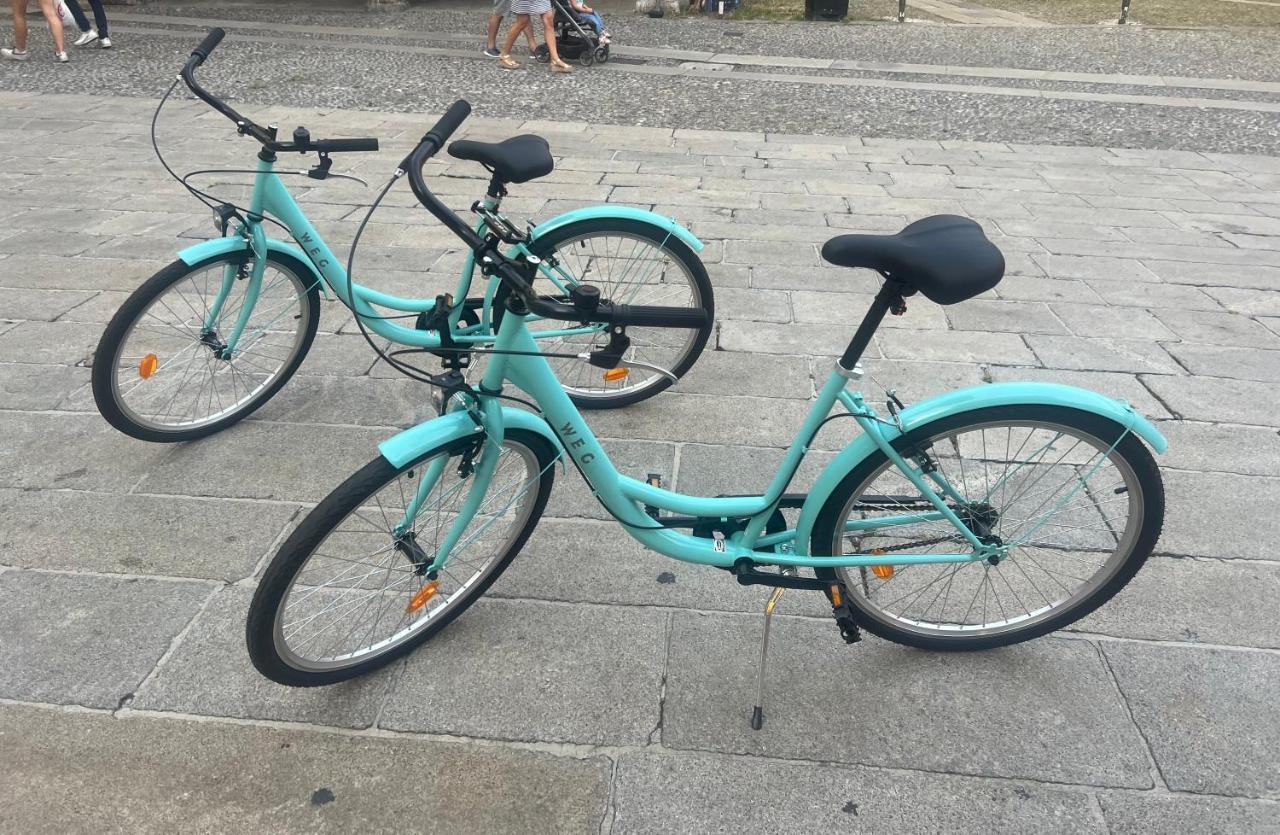 Alloggio Del 1400 Nel Cuore Del Centro Storico A 2 Min Dal Porto E Con 2 Bici Gratuite Como Exterior foto